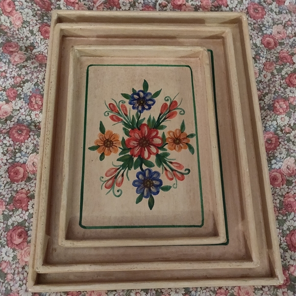💜 Vintage Trays Hand Painted in Peru 💜 - Picture 2 of 4